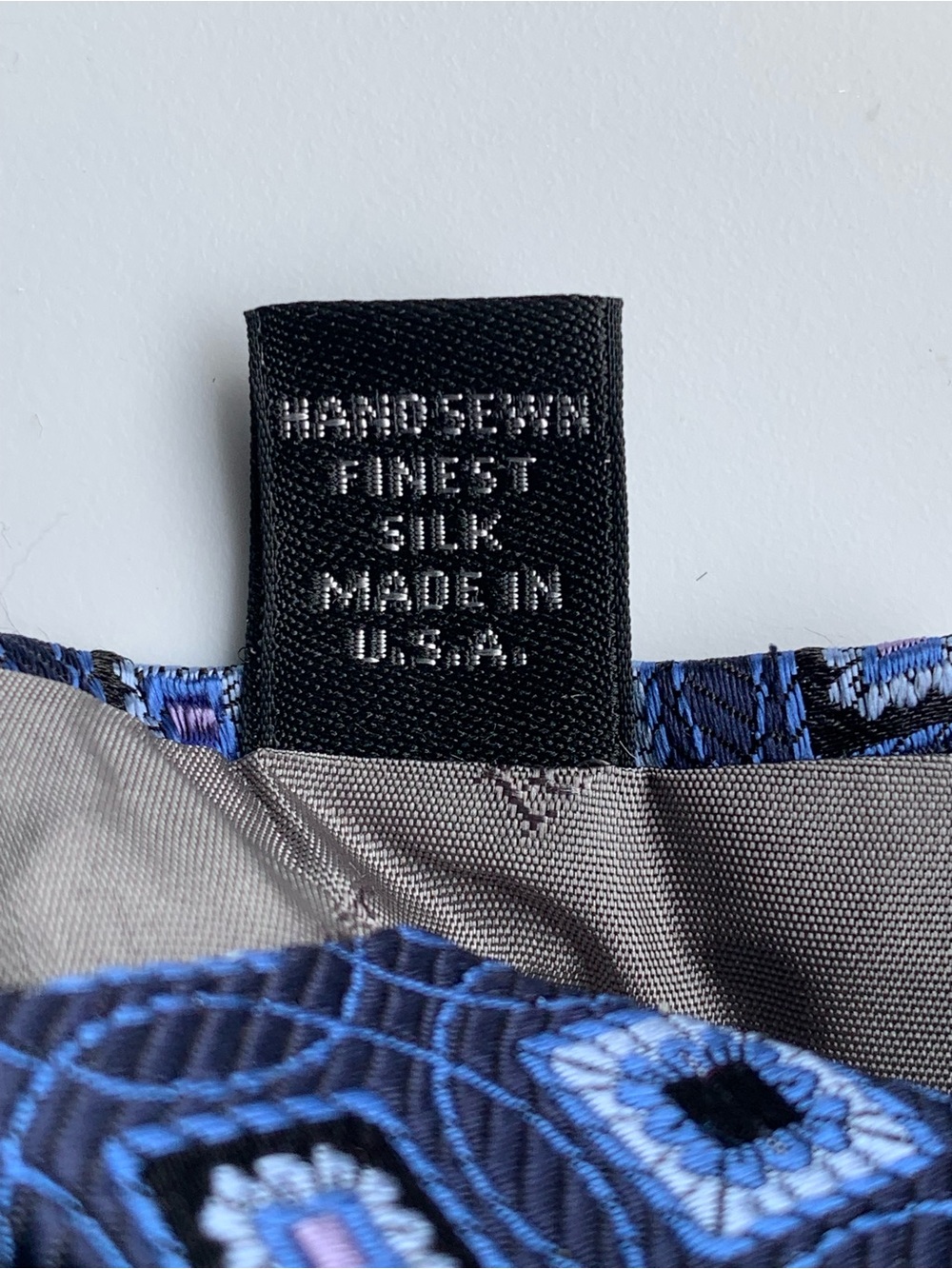 Robert Talbott hand sewn silk blue tie . Made in USA - Picture 6 of 9